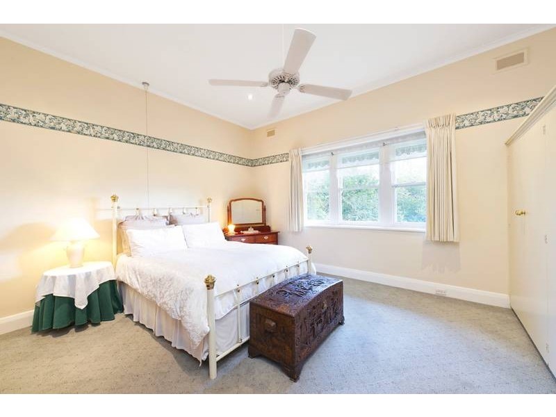 16 Highfield Road, Canterbury VIC 3126