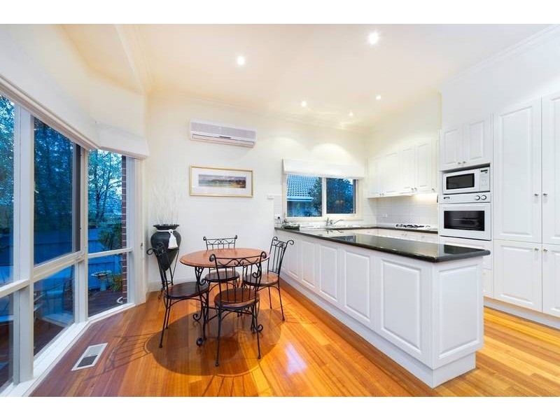 2/55 Athelstan Road, Camberwell VIC 3124