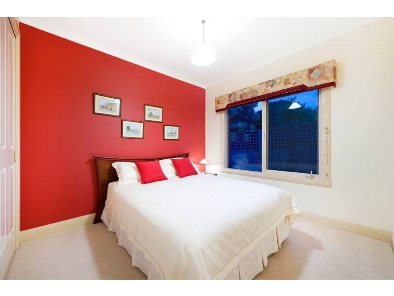 2/55 Athelstan Road, Camberwell VIC 3124