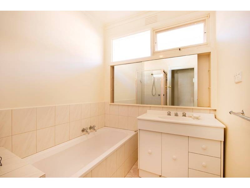 1/13 Milloo Cres, Mount Waverley VIC 3149