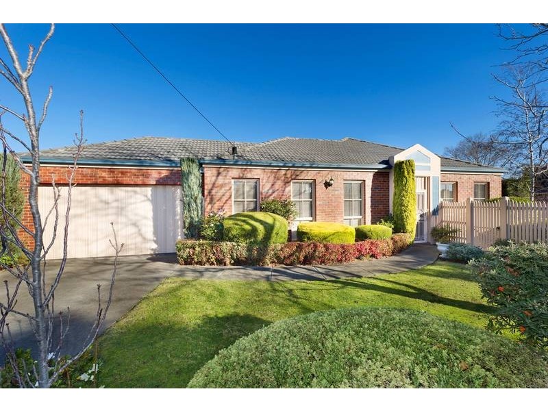 1/13 Newbigin Street, Burwood VIC 3125