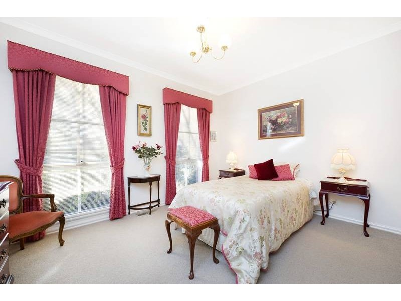 1/13 Newbigin Street, Burwood VIC 3125