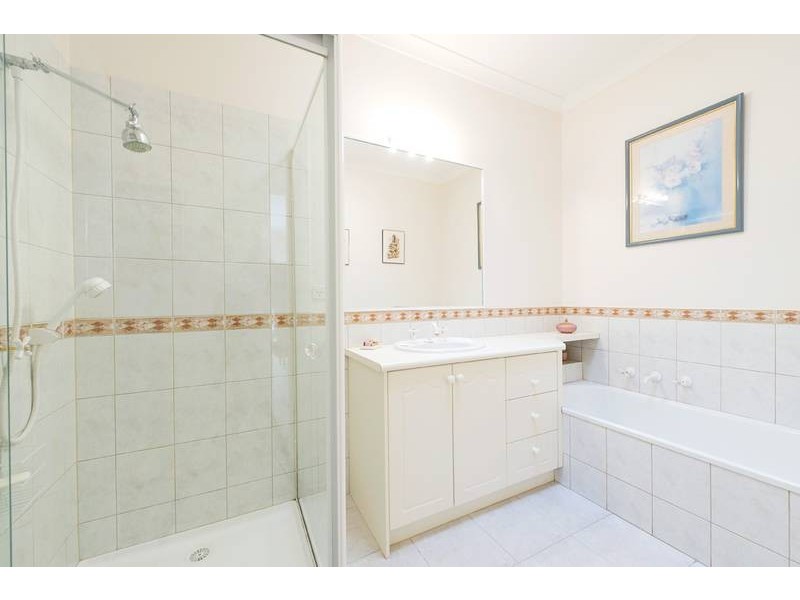 1/13 Newbigin Street, Burwood VIC 3125