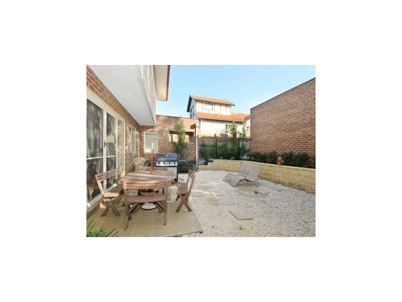 2/1040 Toorak Road, Camberwell VIC 3124