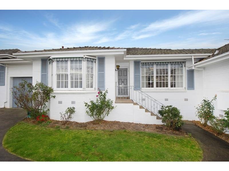 2/9 Through Road, Camberwell VIC 3124