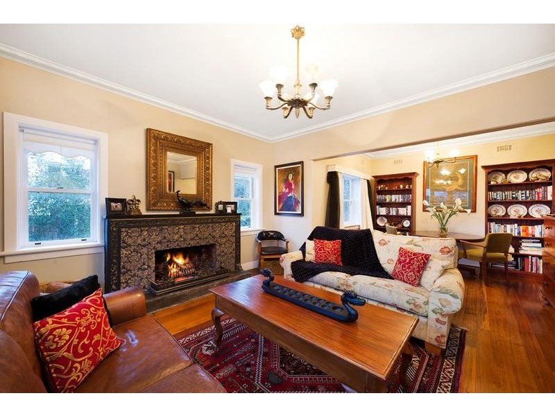 65 Valley Parade, Glen Iris VIC 3146