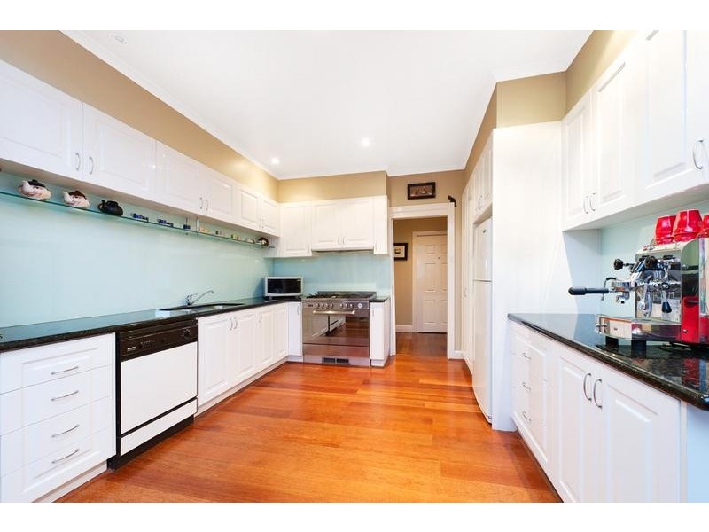 65 Valley Parade, Glen Iris VIC 3146