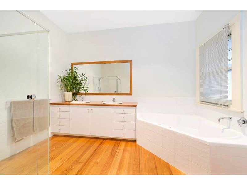 5 Rosemary Grove, Glen Iris VIC 3146