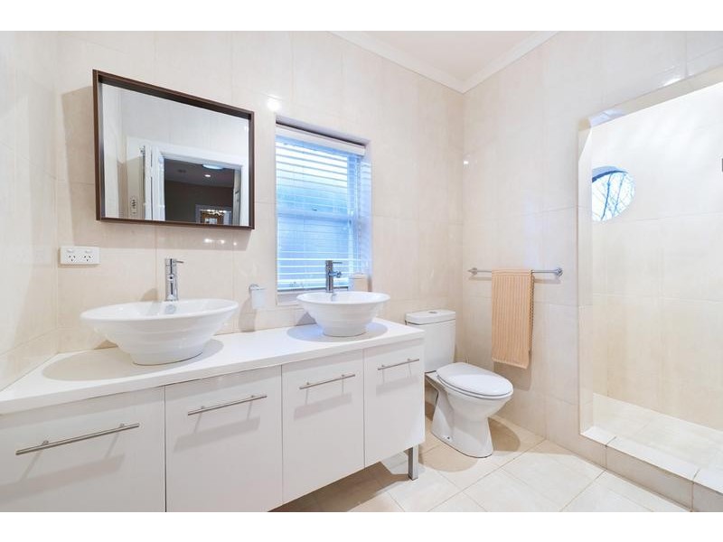 65 Valley Parade, Glen Iris VIC 3146