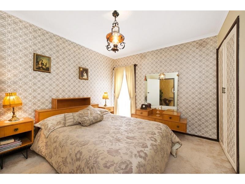 128 King Arthur Drive, Glen Waverley VIC 3150