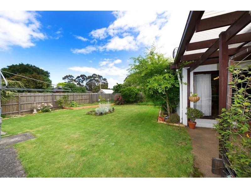 128 King Arthur Drive, Glen Waverley VIC 3150