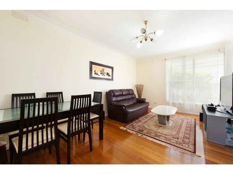 2/270 Warrigal Road, Glen Iris VIC 3146