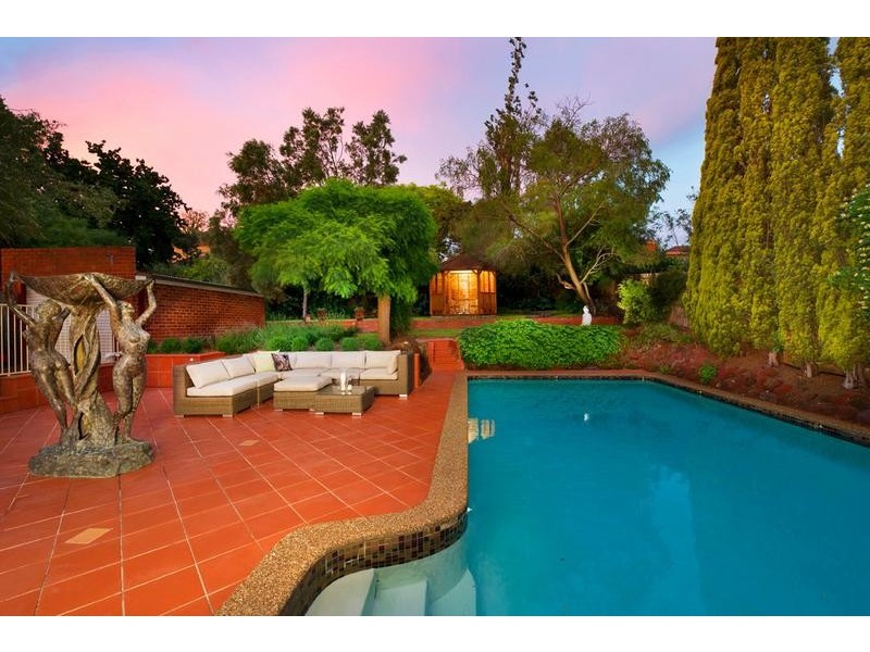 65 Valley Parade, Glen Iris VIC 3146