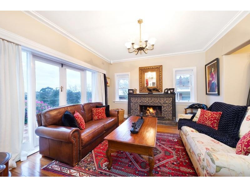 65 Valley Parade, Glen Iris VIC 3146