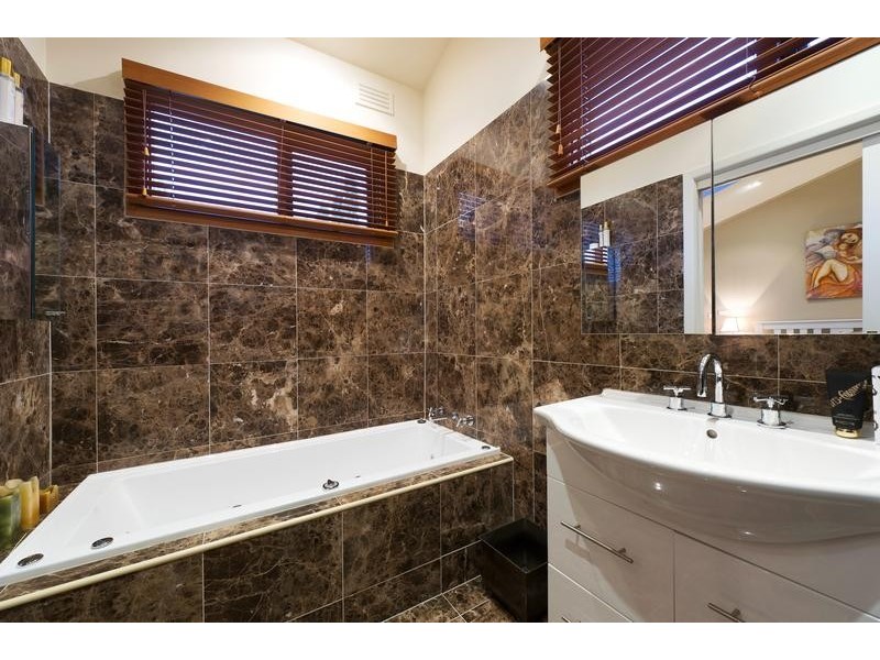 65 Valley Parade, Glen Iris VIC 3146