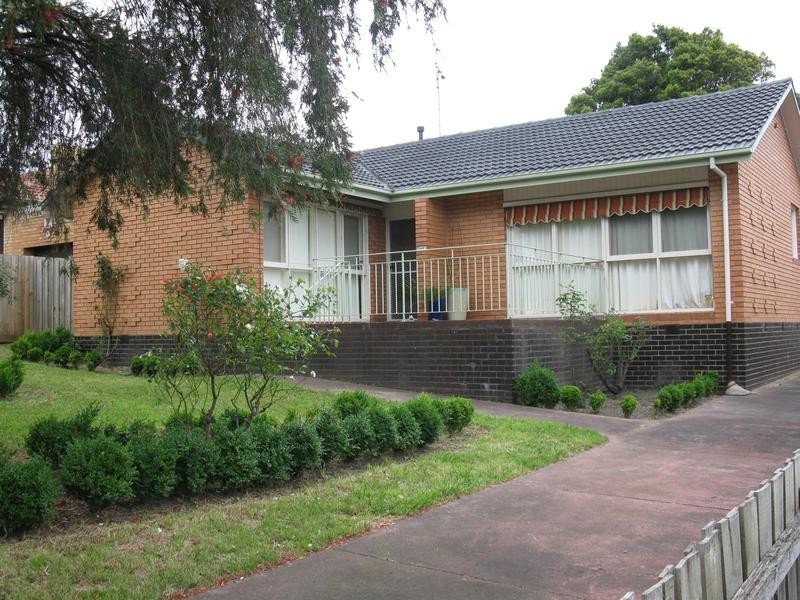 42 Cassinia Avenue, Ashwood VIC 3147