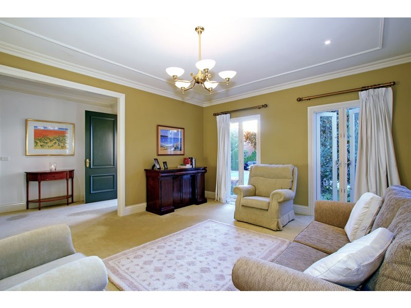 80 Murray Drive, Burwood VIC 3125