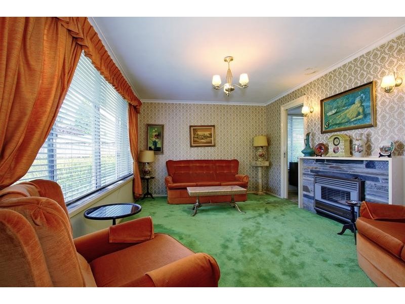 8 Sevenoaks Road, Burwood East VIC 3151