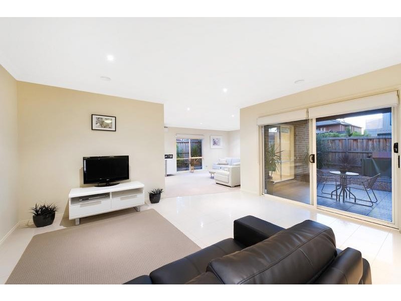 21 Moroney Drive, Chadstone VIC 3148