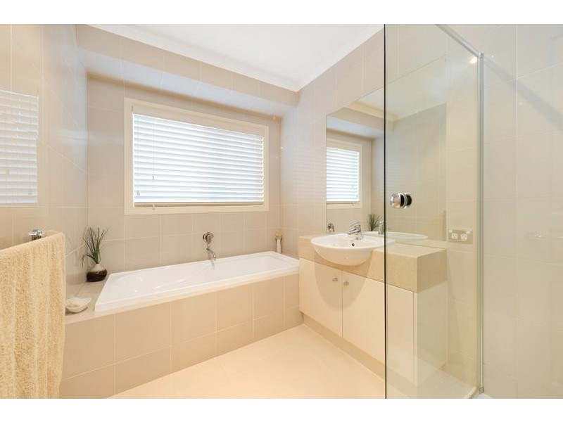 21 Moroney Drive, Chadstone VIC 3148