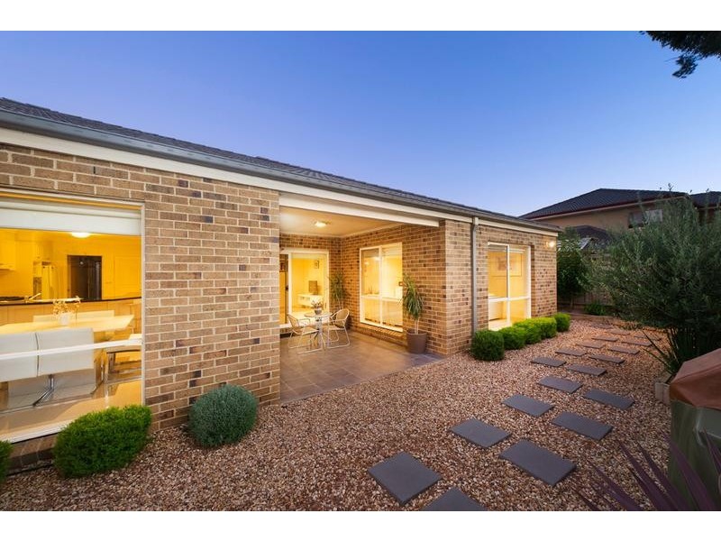 21 Moroney Drive, Chadstone VIC 3148