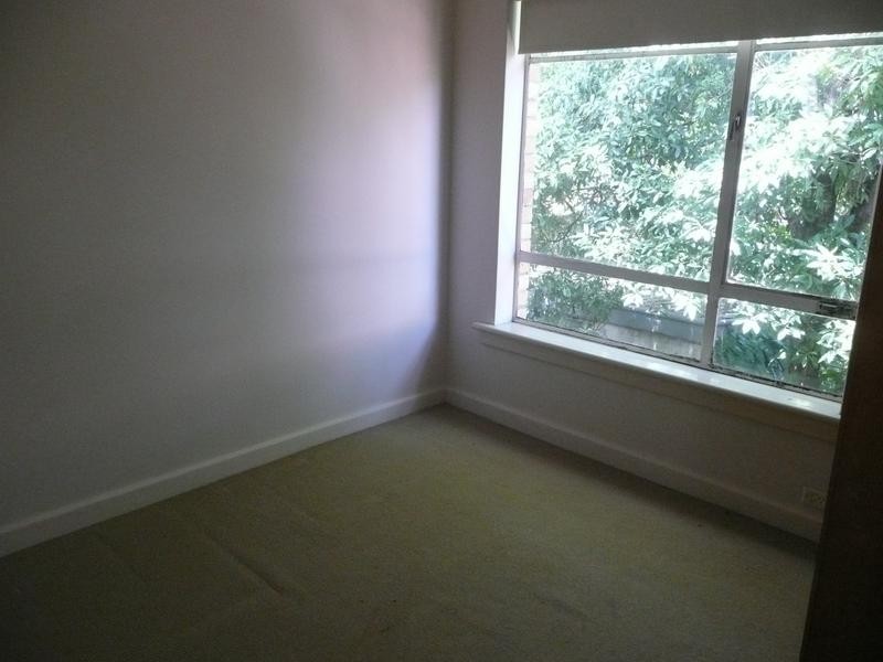 4/241 Warrigal Road, Burwood VIC 3125