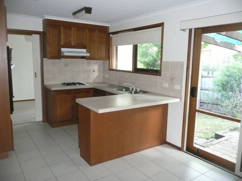 2/5 Edwards Street, Burwood VIC 3125