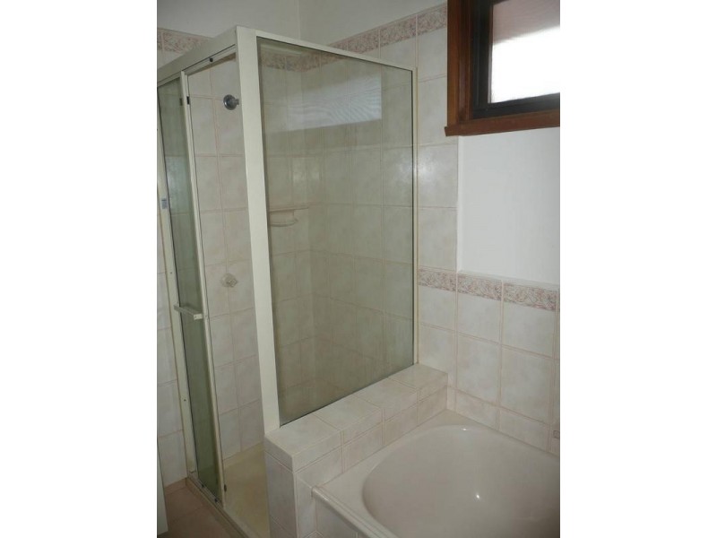 2/5 Edwards Street, Burwood VIC 3125