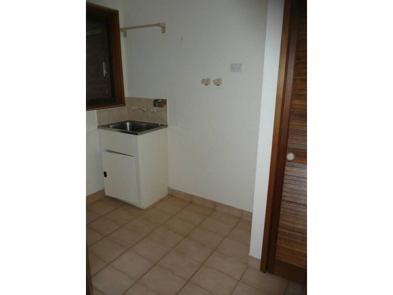 2/5 Edwards Street, Burwood VIC 3125