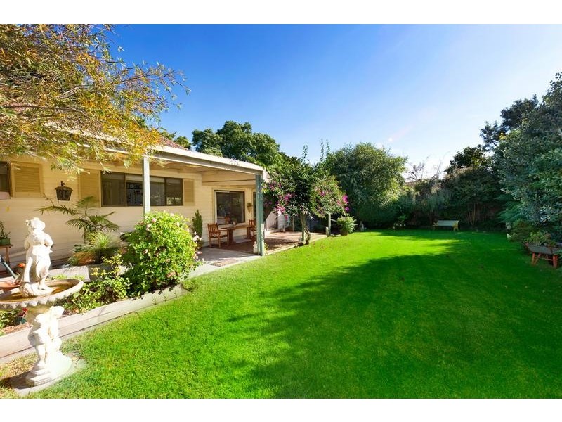 11 Warren Street, Burwood VIC 3125