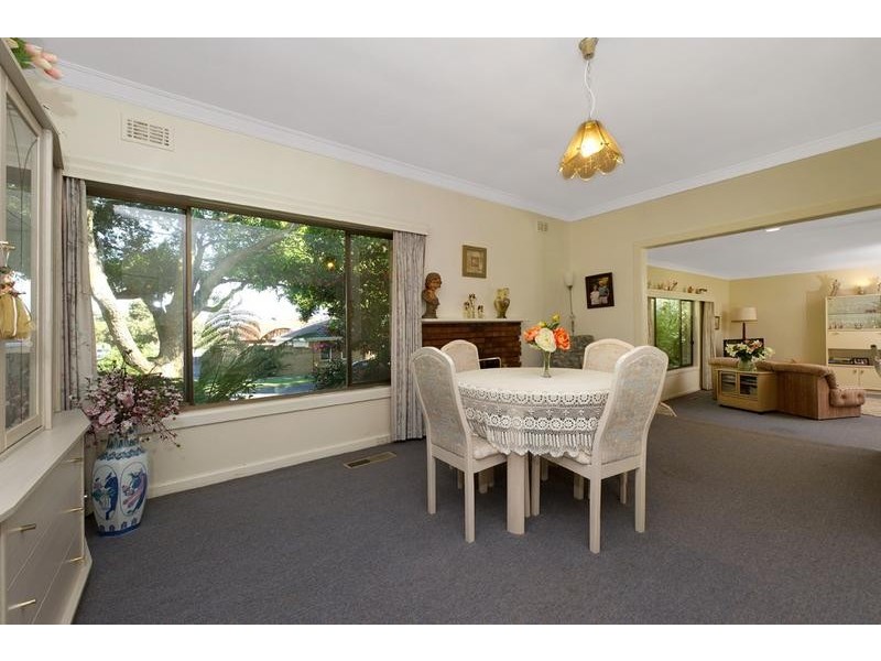 11 Warren Street, Burwood VIC 3125