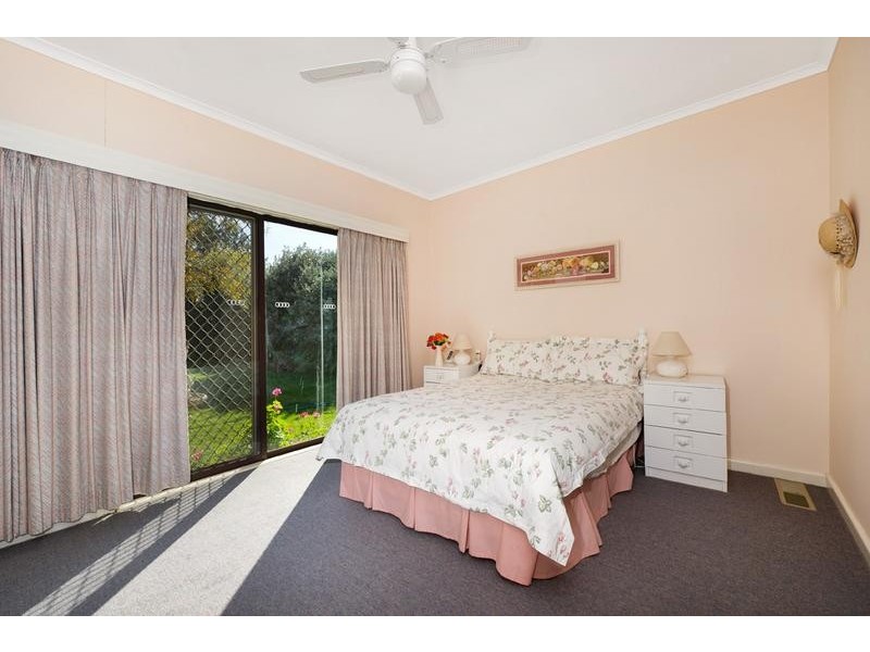 11 Warren Street, Burwood VIC 3125