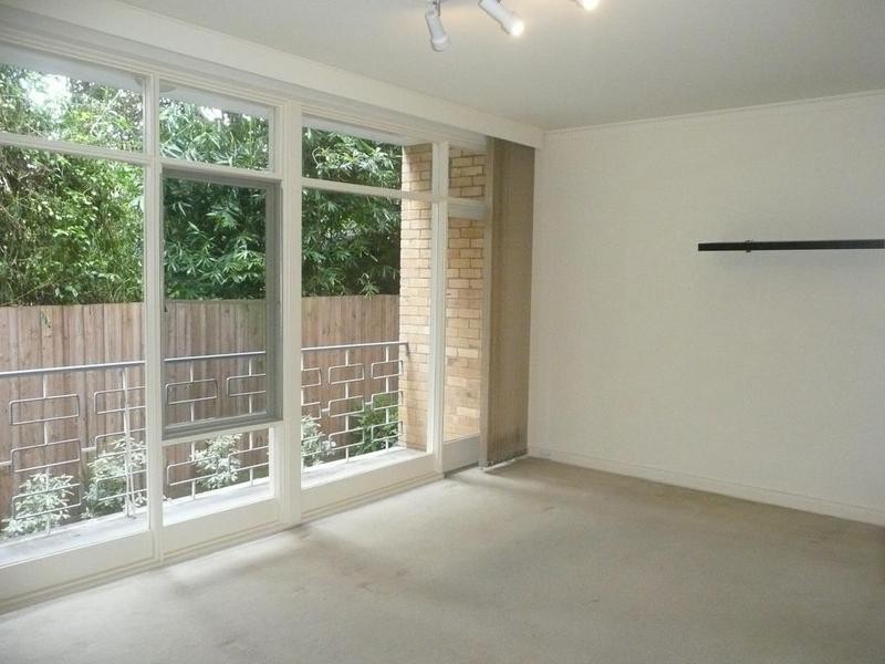 4/13 Myrniong Street, Glen Iris VIC 3146