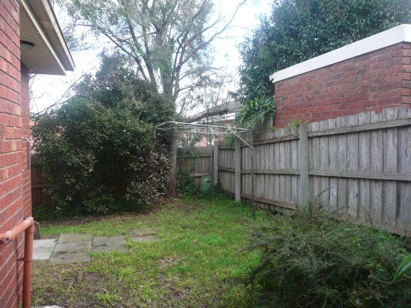 4/5 Edwards Street, Burwood VIC 3125