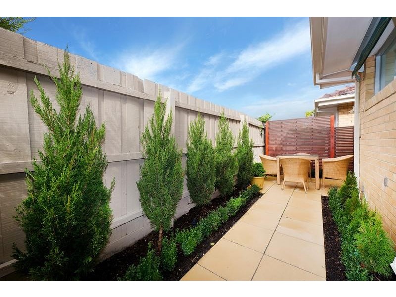 2/2 Maverston Street, Glen Iris VIC 3146