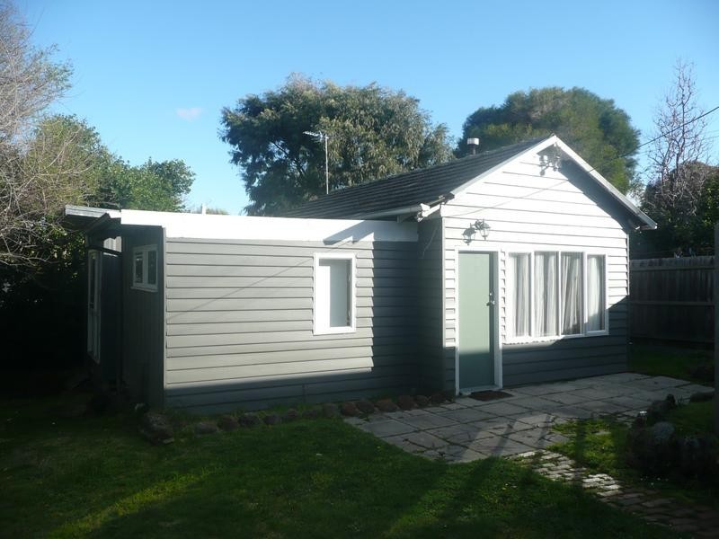 8A Alder Street, Burwood VIC 3125