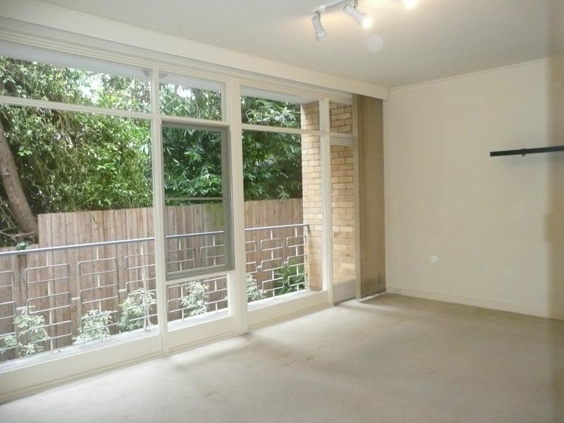 4/13 Myrniong Street, Glen Iris VIC 3146