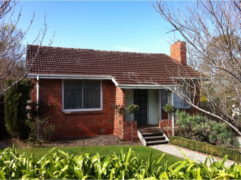 8 Lae Court, Ashburton VIC 3147