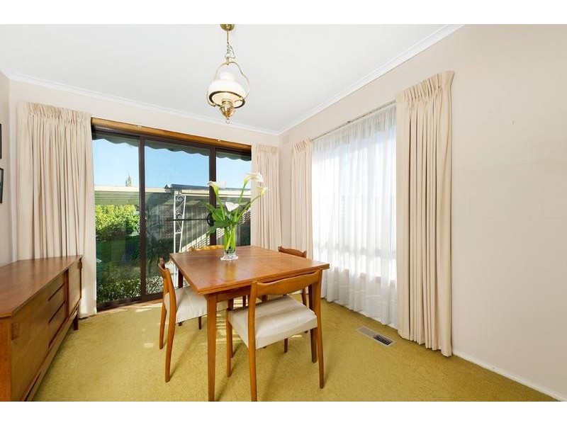 2 Elaine Court, Bentleigh East VIC 3165