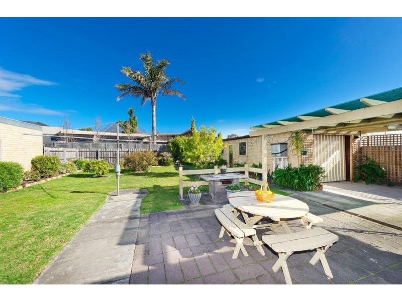 2 Elaine Court, Bentleigh East VIC 3165