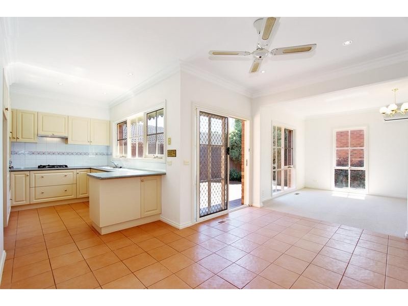 2/30 Cornell Street, Camberwell VIC 3124