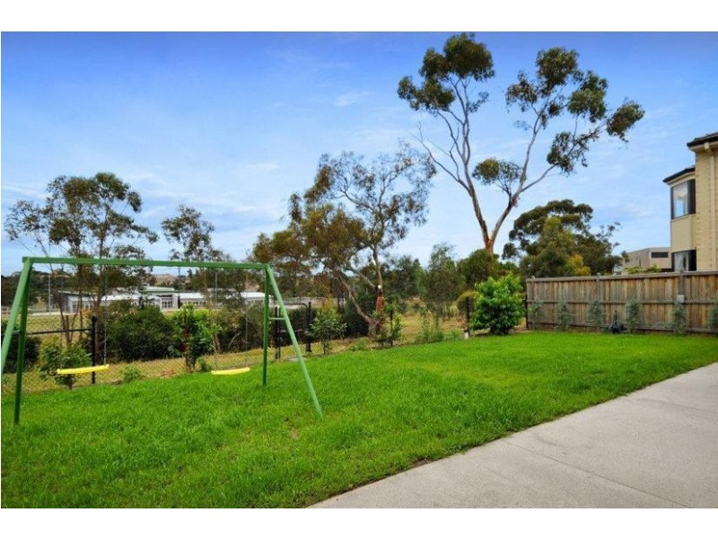 5 Moroney Drive, Chadstone VIC 3148