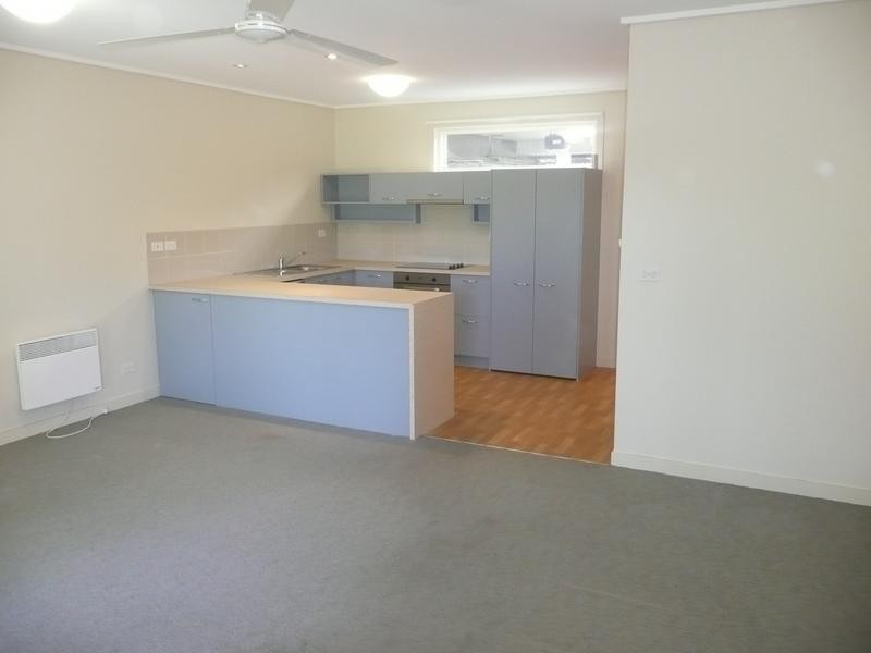 1/5 Carlson Avenue, Clayton VIC 3168