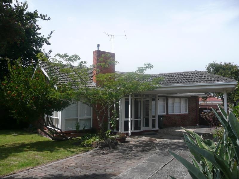 44 Charlton Street, Mount Waverley VIC 3149