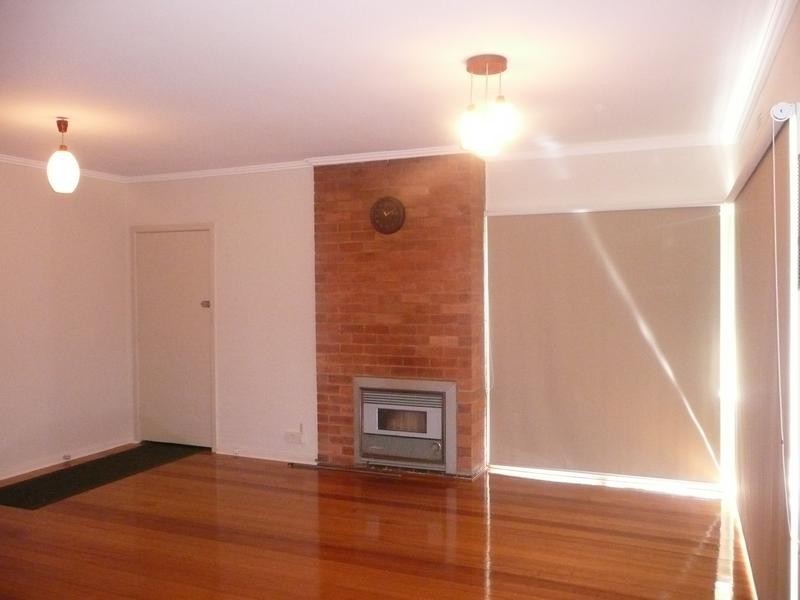 44 Charlton Street, Mount Waverley VIC 3149