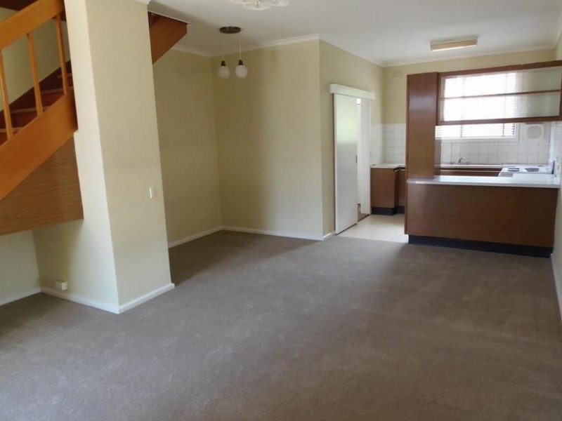 1/441 Warrigal Road, Burwood VIC 3125