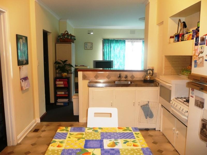 8 Albemarle Court, Glen Iris VIC 3146