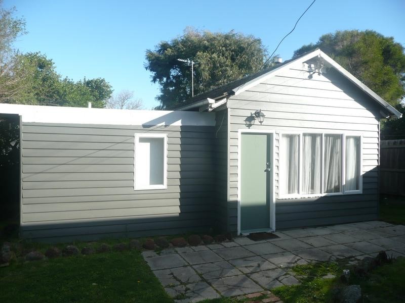 8A Alder Street, Burwood VIC 3125