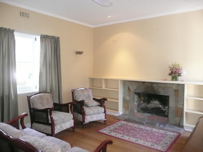 8 Alder Street, Burwood VIC 3125