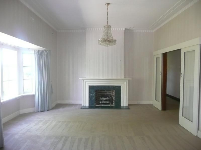 71 Valley Parade, Glen Iris VIC 3146